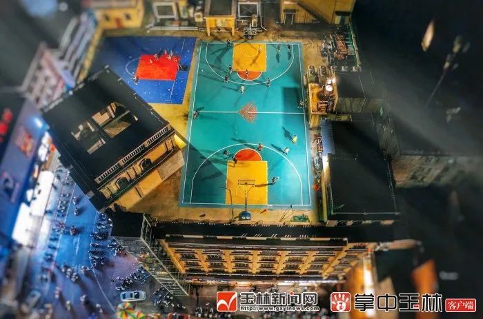 屋顶之上星空之下小微带你打卡天台篮球场就在玉林这个地方