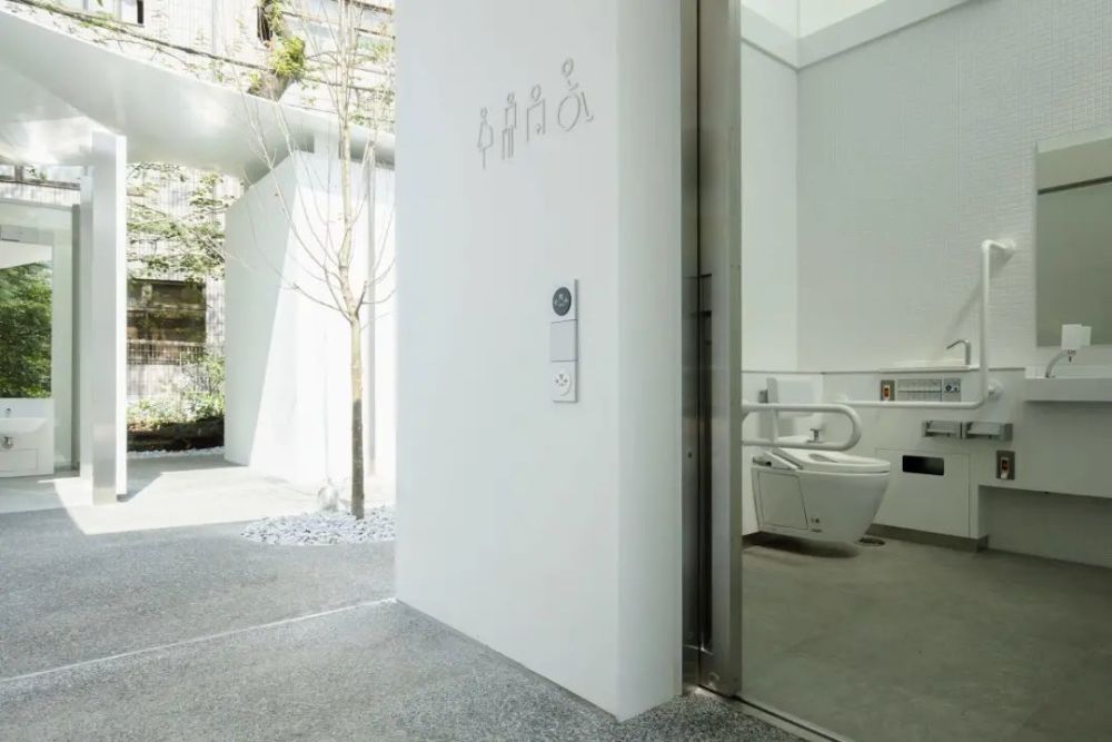 公厕|日本透明公厕火了，这些“全球最美公厕”你上过几个？
