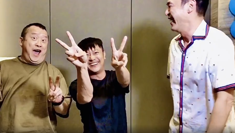 曾志伟|走出丧妻之痛！曾志伟染黑发跳《兄弟想你了》，开心到露出双下巴