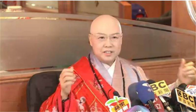 费玉清|亲姐姐指责费玉清小气抠门，小哥非常难过，经纪人这样回应