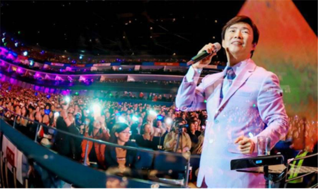 费玉清|亲姐姐指责费玉清小气抠门，小哥非常难过，经纪人这样回应