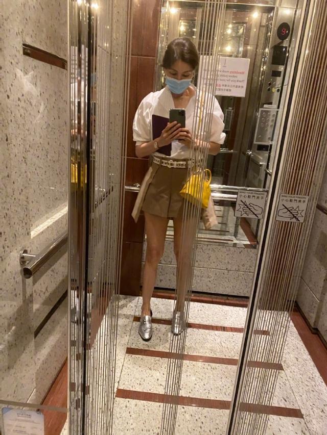 李嘉欣|50岁李嘉欣罕见秀恩爱，背后豪宅瞩目，但房子却不在自己名下？