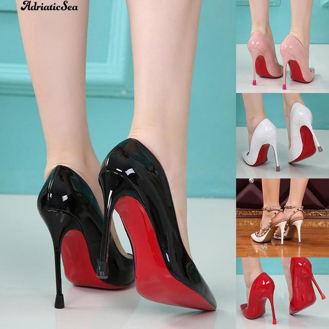 马掌|人为什么要给马钉马掌，而野马却不需要？钉在马蹄上，马不疼吗？