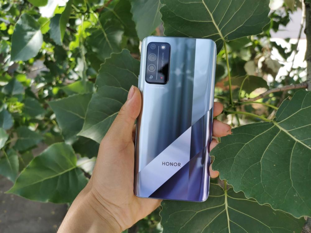 其中主摄像头为索尼imx600(ryyb)1/1.73英寸1.