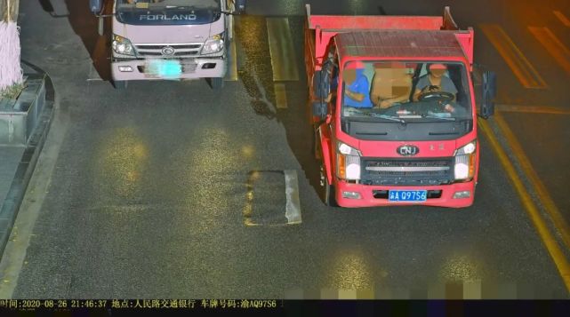 安全|开车接打手机常态曝光！ 以下车辆已被监控抓拍！