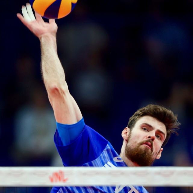 迄今为止,克柳卡代表俄罗斯国家队参赛88场比赛,共得到969分,在2018和