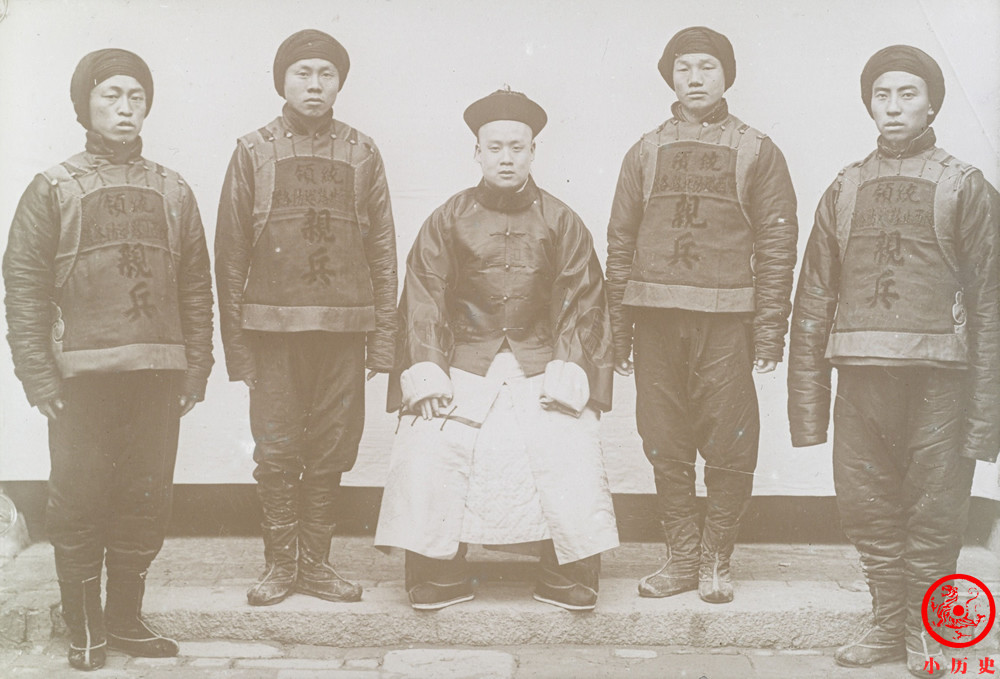 清末老照片:大统领带亲兵出镜,气场强大;贵妇端坐,形象霸气