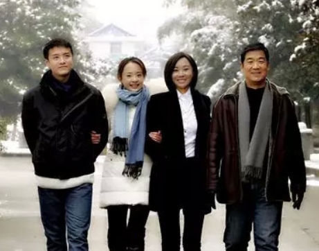 以家人之名|《以家人之名》齐明月烂尾！这可不像是被质疑“加戏咖”的孙铱该有的结局