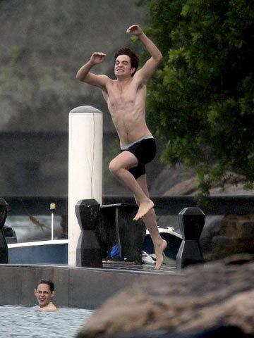 罗伯特·帕丁森|《信条》男主戏内帅气高冷，戏外搞怪不断，网友：改行当谐星吧