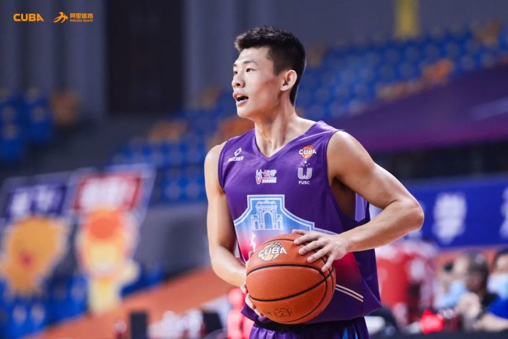 疯了爆砍50分cuba冠军控卫野球场大杀四方无奈惨遭故意绊脚队友被挥肘