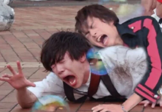 假面骑士圣刃继承吃瘪传统傲蕉乱入竟毫无违和感