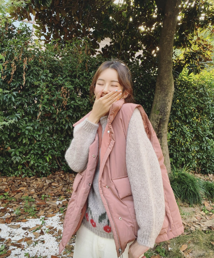 张子萱|张子萱晒出游美照，全程活泼似少女，俩娃辣妈身材丝毫不输