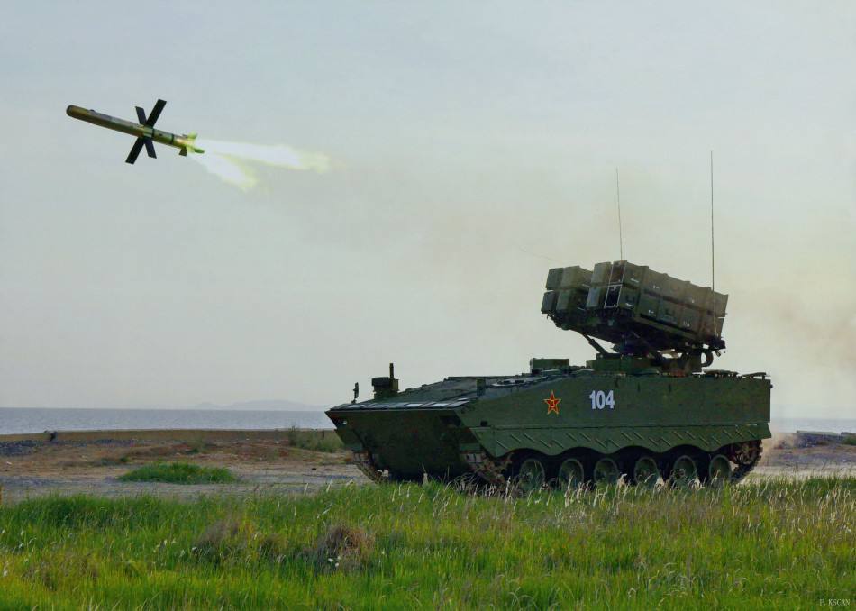 一次齐射消灭一个营打坦克之余兼职防空红箭10真有那么神