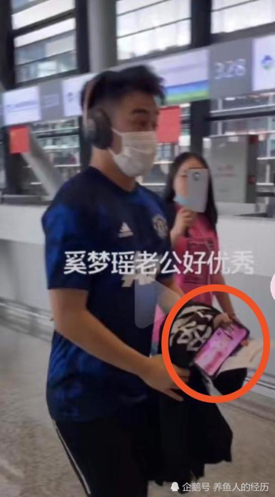 何猷君|何猷君屏幕壁纸溢出了他对奚梦瑶的专情程度！像奚梦瑶小迷弟！