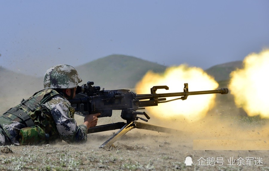 89式开火瞬间据退役下来的战友讲这款重机枪适合轻步兵山地作战占领