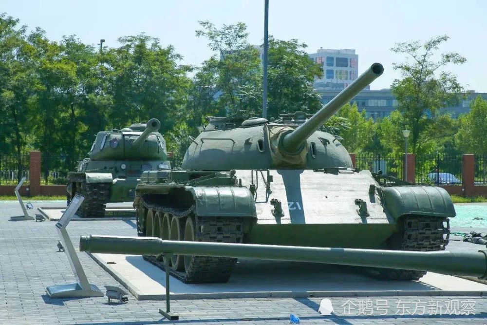 北京|奇观，二战著名T-34坦克现身北京校园，机动表演引众人围观