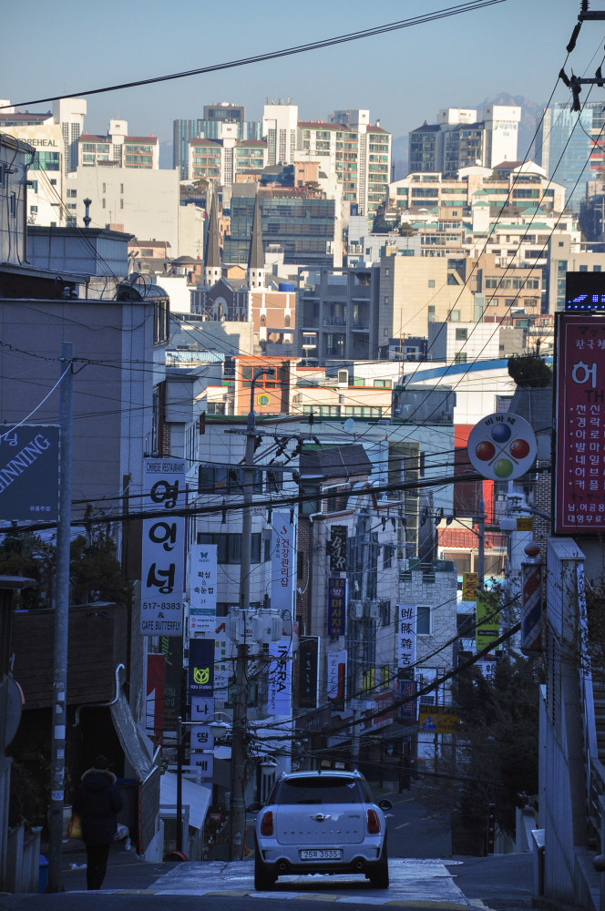 韩国|韩国城市街头的招牌是什么样？游客看了感慨，不加限制只会太杂乱