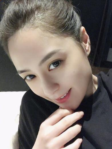 钟欣潼|还记得阿娇花4万打赏的网红吗？英皇有意培养他做谢霆锋接班人