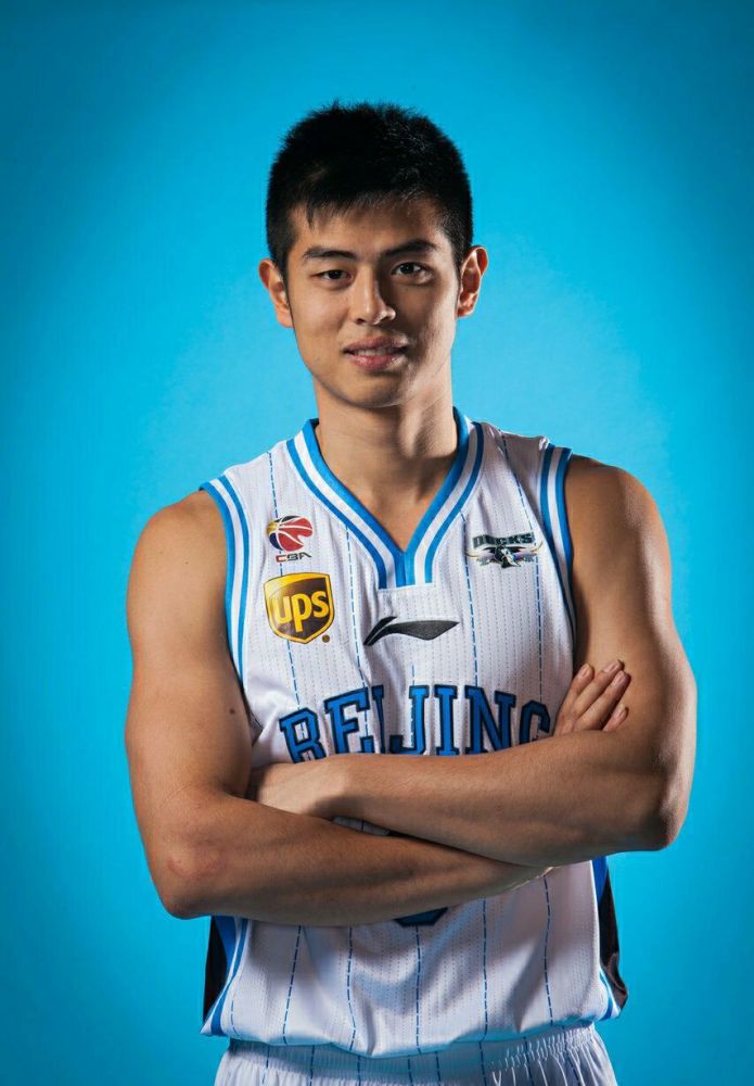 方硕30岁的生日方超巨联手李慕豪将率领首钢夺总冠军