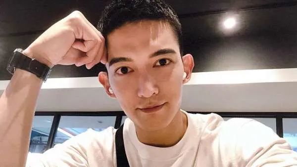 男神|担心！32岁台剧男神高度近视，患3种遗传性眼疾，再不手术恐失明