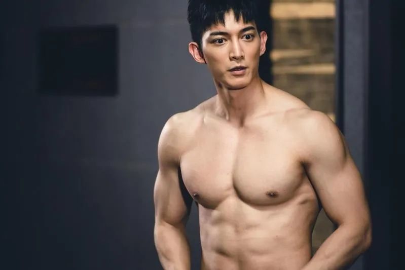 男神|担心！32岁台剧男神高度近视，患3种遗传性眼疾，再不手术恐失明