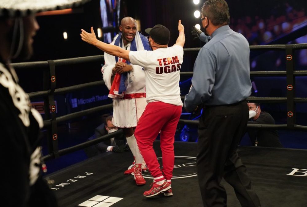 笔者还是不看好他能够和次中量级的顶级拳手如小斯宾斯,丹尼·加西亚