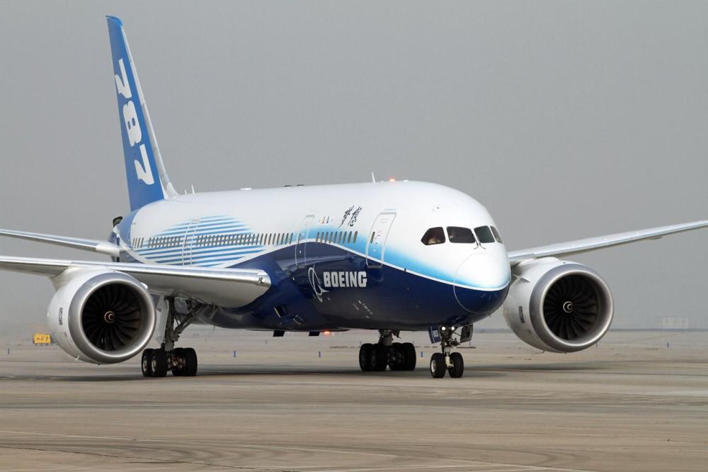 波音787梦幻客机有生产问题，涉及约900架