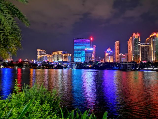 南寧民歌湖夜景