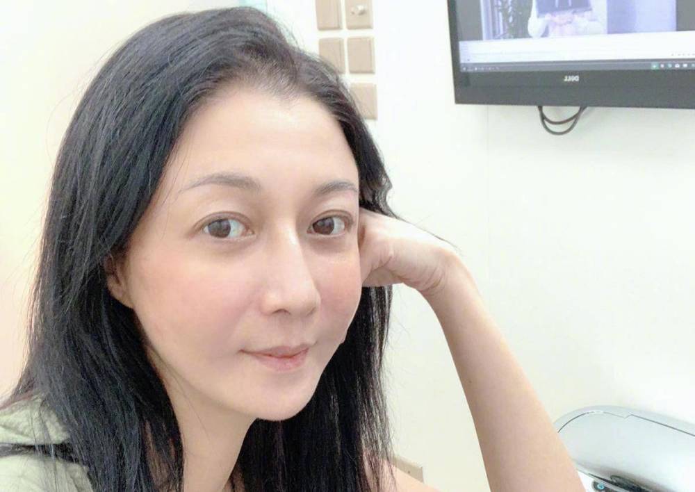 吴卓林|吴绮莉近况曝光，大热天全副武装现身街头，全程避谈女儿吴卓林