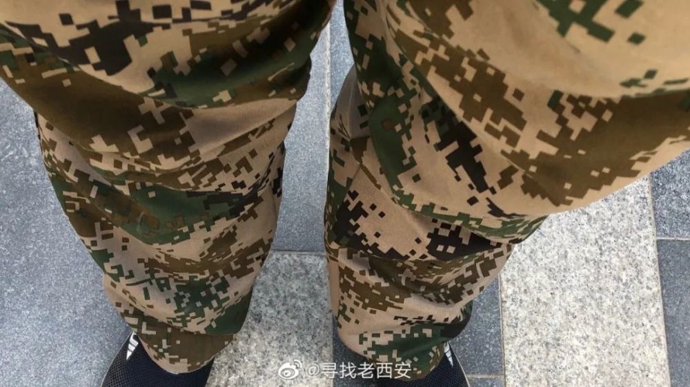 西安方所创联中心|“你的衣服像干活穿的”，西安一男子因穿迷彩裤进网红书店被拦