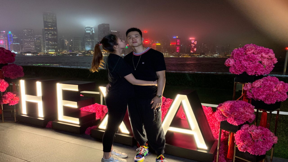 篮球界的冠军夫妇,孟铎晒妻子怀孕照,即将成为父母