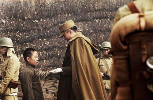 日本建立军衔是1840年到1853年这段时间,1853年,美国军舰炮击鹿儿岛