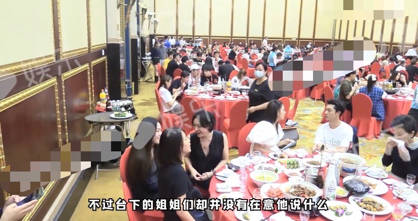 浪姐|没闹不和！《浪姐》庆功宴现场照曝光，姐姐们其乐融融，为金晨庆生超暖心