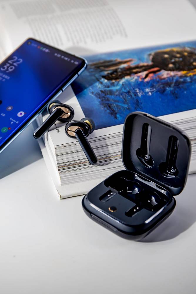 低调且美丽oppow51降噪耳机图赏