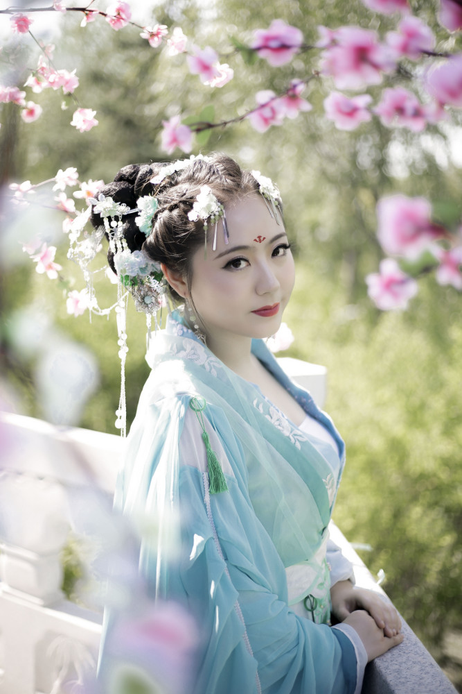 古装汉服美女cosplay,赵文卓:大威天龙!