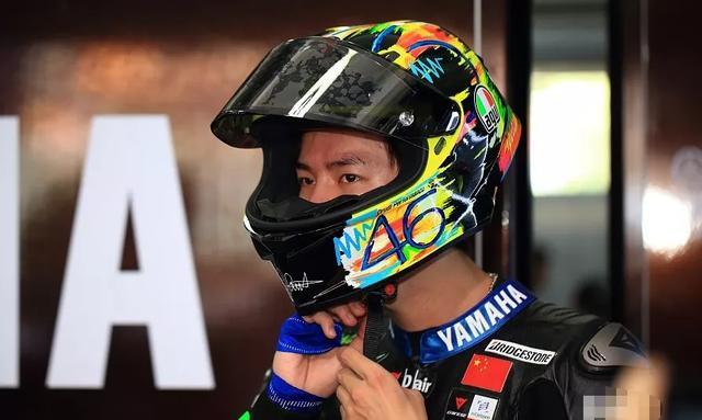 王一博|王一博炒赛车手人设翻车，酷爱罗西却记错年龄，40岁说成50岁