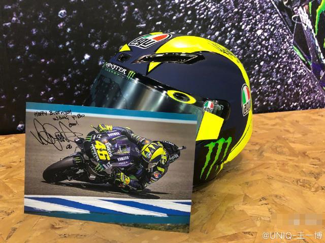 王一博|王一博炒赛车手人设翻车，酷爱罗西却记错年龄，40岁说成50岁