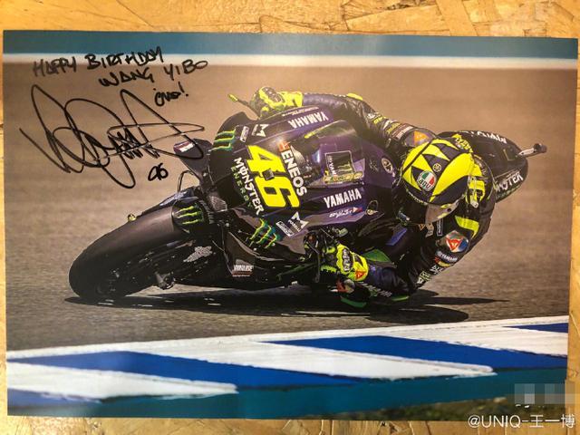 王一博|王一博炒赛车手人设翻车，酷爱罗西却记错年龄，40岁说成50岁