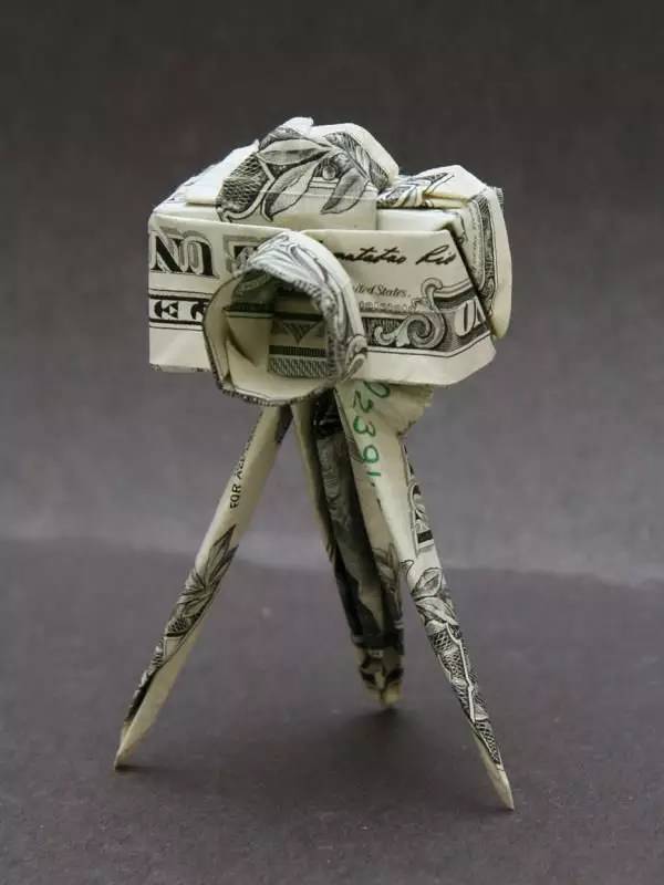 美国|这个人就是跟钱过不去