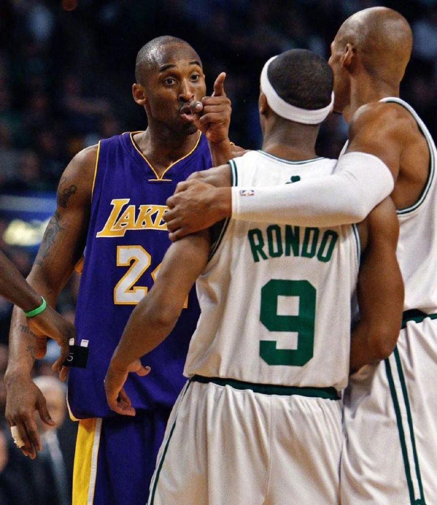 今天他又上脚科比战靴!_腾讯新闻