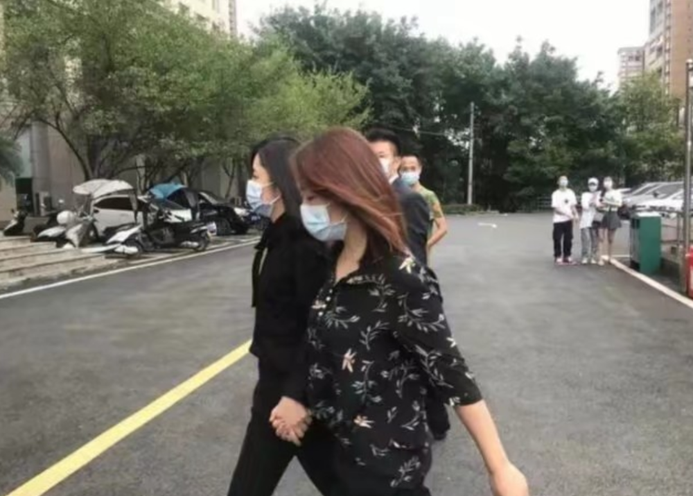 谭松韵|谭松韵母亲被撞案律师透露细节：被告系小学同学，一句道歉的话都没有