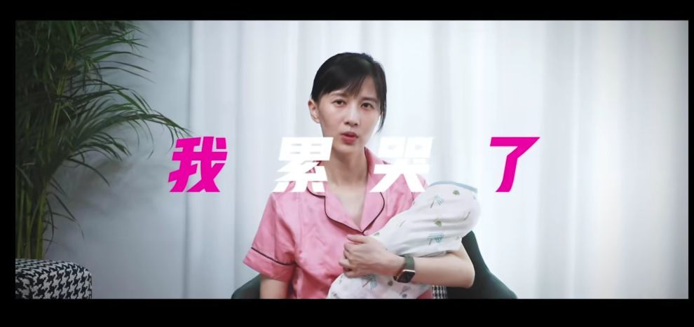 papi酱|papi酱时隔半年再度回归，产后带娃面部憔悴，直言自己累哭了