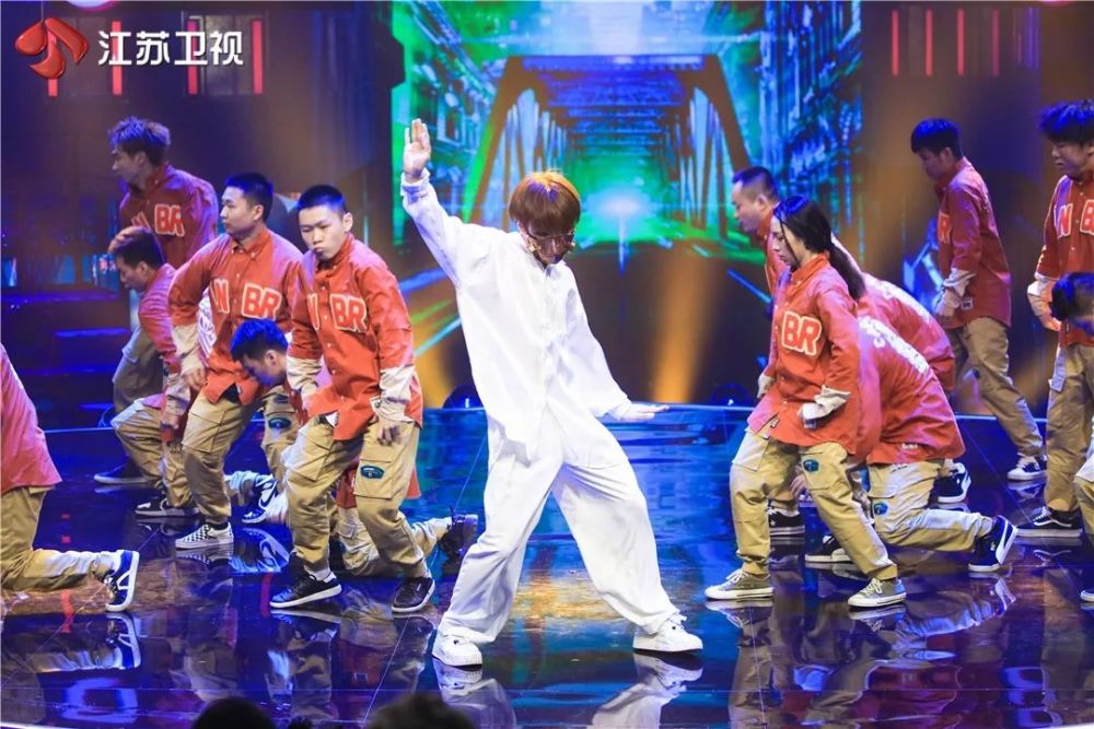 蒙面舞王|综艺也套打，《蒙面舞王》强强联合炸场不断，三大原因让节目好看