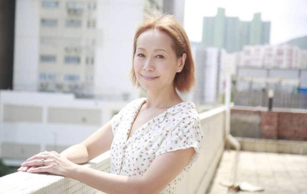 叶童|57岁叶童近况曝光，“素颜”显老态，被指不如旁边69岁男演员年轻