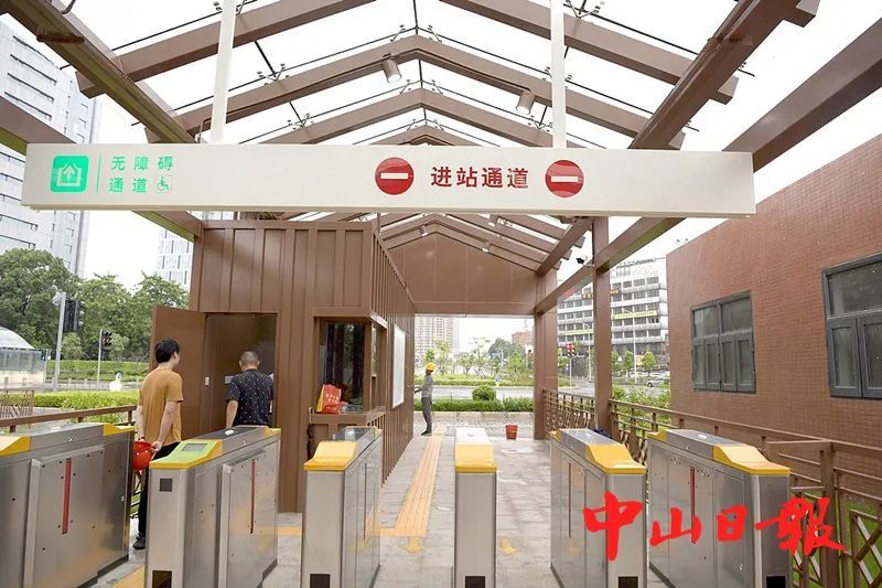 先睹为快!中山最大快速公交站台来了