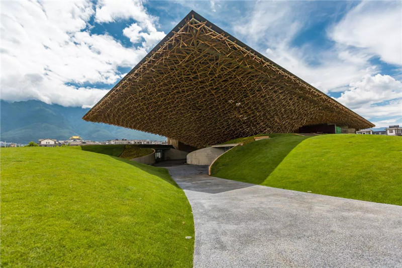 揭秘杨丽萍大剧院朱锫设计根植于大理的大地艺术