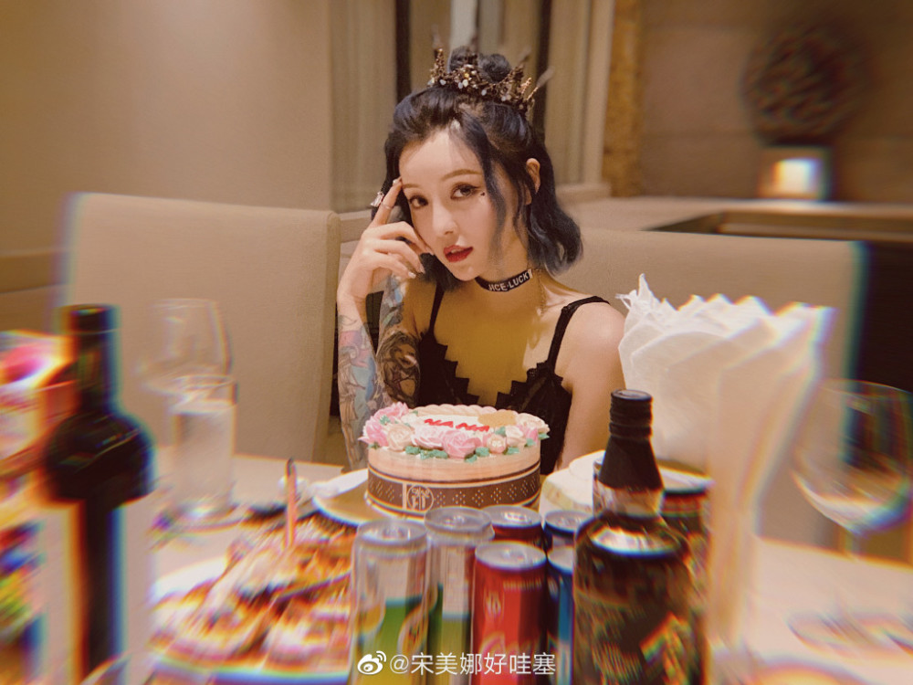 王思聪|王思聪新女友曝光，四个月前就甜蜜互动，恋爱后由狂野范儿变小清新