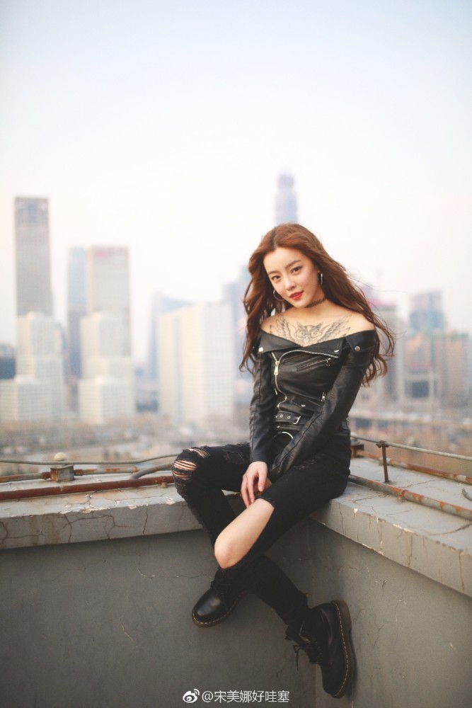 王思聪|王思聪新女友曝光，四个月前就甜蜜互动，恋爱后由狂野范儿变小清新