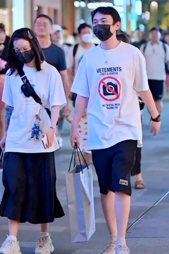 王思聪|王思聪新女友曝光，四个月前就甜蜜互动，恋爱后由狂野范儿变小清新