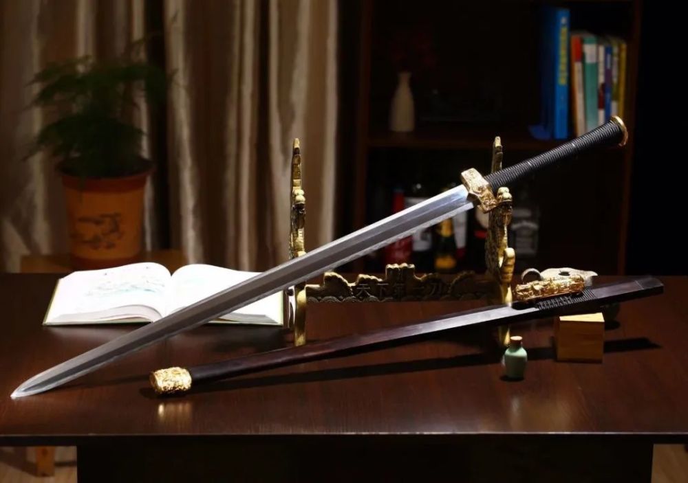象征权力的神兵利刃精致美观的镇宅宝剑太阿